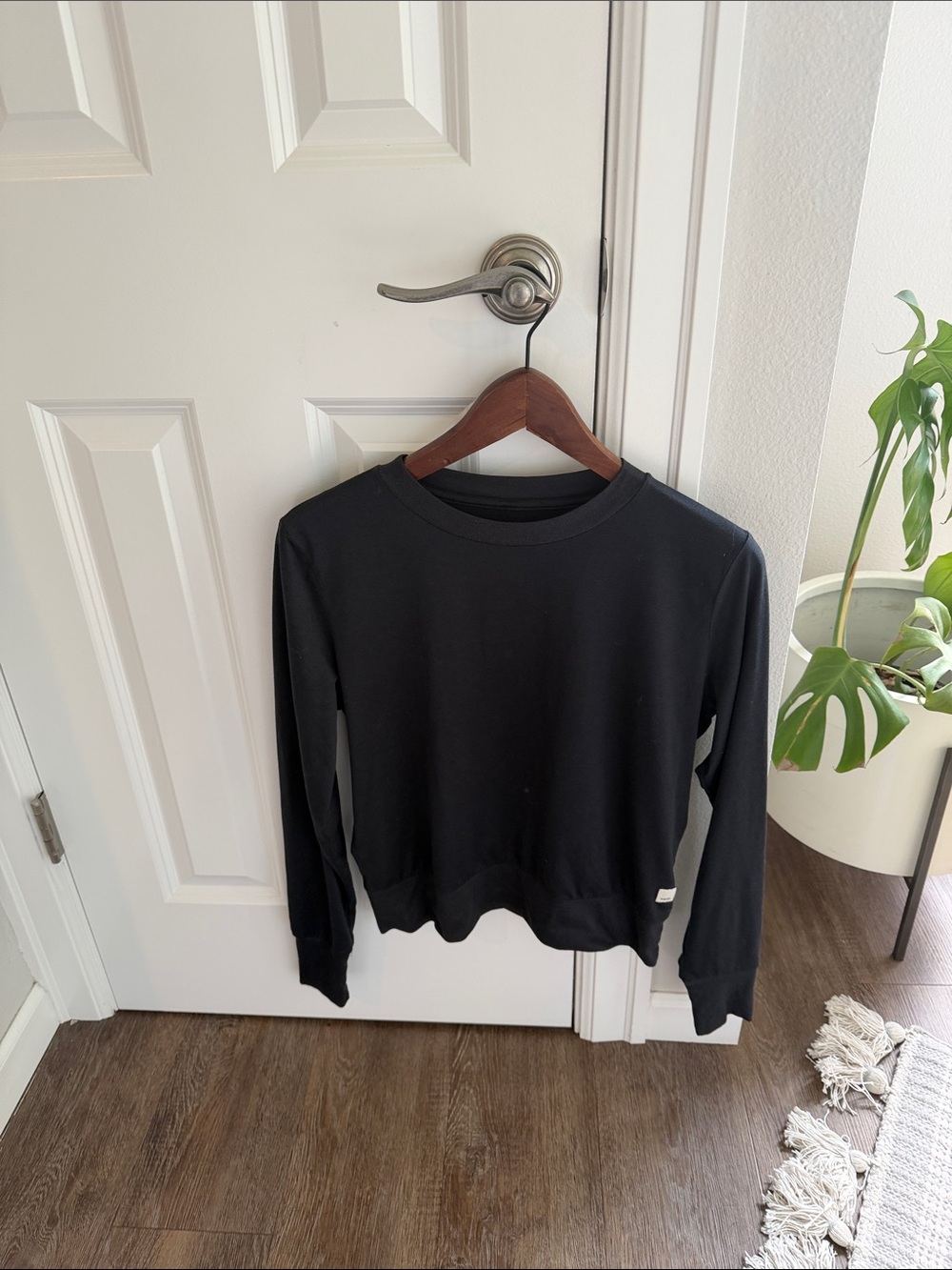 Vuori Heather Black Daydream Crew Pullover Sweatshirt